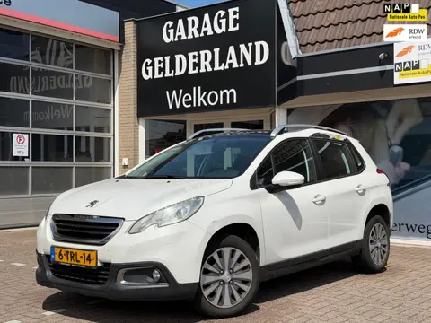 Peugeot 2008 1.2 VTi Allure | Pano | Automaat | Cruise | Climate | Parelmoer