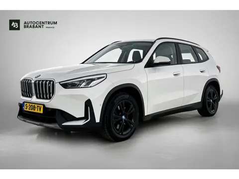 BMW IX1 XDrive30 Launch Edition 67 kWh. SoH 97% (NL-auto, 1e Eig, Dealer OnderH, Navi, Leder, Climat
