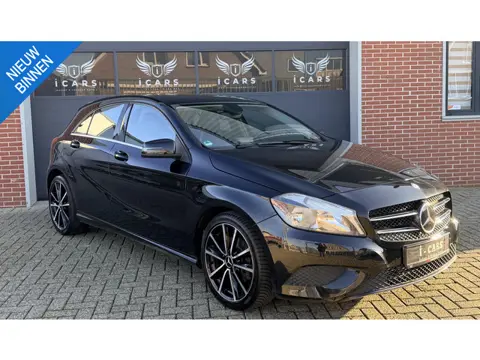 Mercedes-Benz A-klasse 180 Style NAVI PDC Dealer onderhouden