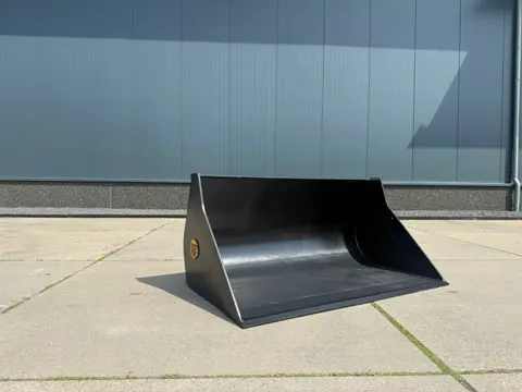 Nieuwe BECO Grondbak 175cm (overjarig)