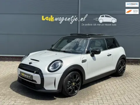 Mini Electric MINI Yours *pano *leder *stoelv. *carplay *17"