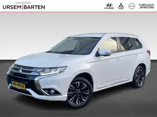 Mitsubishi Outlander 2.0 PHEV instyle | Leder | Navigatie