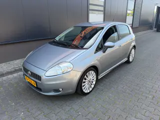 Fiat Grande Punto 1.4-16V Sport met nieuwe apk