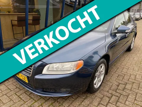 Volvo S80 2.5 T Momentum Automaat LEER / NAVI / TREKHAAK