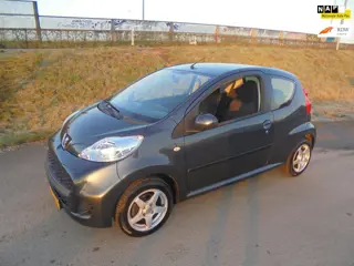 Peugeot 107 peugeot 107 1.0 benzine 3 deurs 114.000km