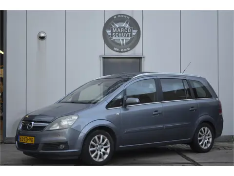 Opel Zafira 2.2 Executive zonder apk zo mee (bj 2007)