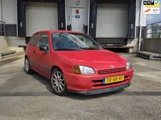 Toyota Starlet 1.3-16V XLi goed onderhouden