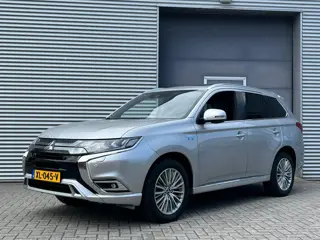Mitsubishi Outlander 2.4 PHEV Instyle I Aut. I Leder I Schuifdak I Camera I Navi I Carplay