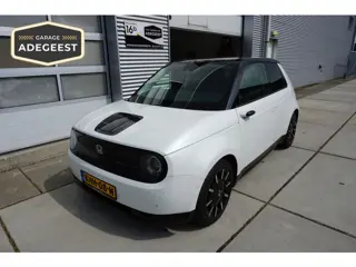 Honda E Advance 17" |Navi|Carplay|PDC V+A|Dodehoek|360 Camera|DAB|Pano|Stuur, stoel en voorruitverwa