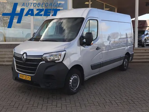 Renault Master T35 2.3 dCi 150 PK AUTOMAAT L2H2 + CARPLAY | CAMERA | 2500 KG TREKHAAK | CRUISE | NAV