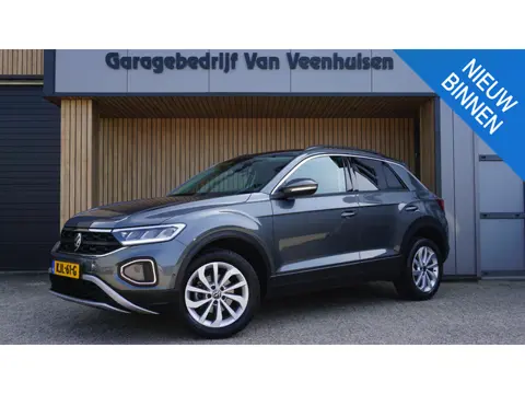 Volkswagen T-Roc 1.5 TSI 150pk DSG Life Business *Facelift* Virtual App-Connect 17inch LM Stoelverwa