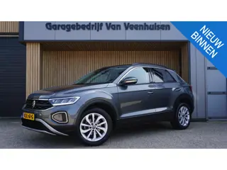 Volkswagen T-Roc 1.5 TSI 150pk DSG Life Business *Facelift* Virtual App-Connect 17inch LM Stoelverwa