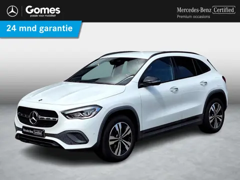 Mercedes-Benz GLA-klasse 200 Progressive | Trekhaak | Night Pakket | Achteruitrijcamera | Sfeerverli
