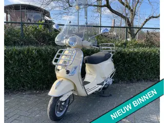 Vespa LX 50 VENEZIA Scooter FULL-OPTIES BETAAL met in3
