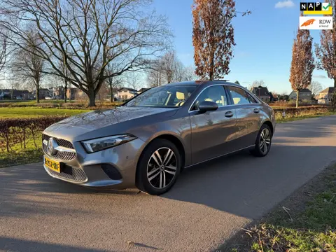 Mercedes-Benz A-klasse 250e Business Solution Luxury Limited AMG | PANO | NAP | Virtual Display