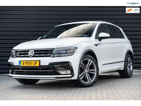Volkswagen Tiguan 1.4 TSI 3x R-Line / Virtual cockpit / CAMERA / LED
