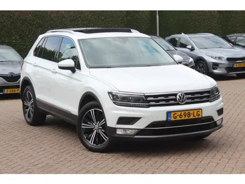 Volkswagen Tiguan 2.0 TSI 4Motion Highline / Vol opties! / Panoramadak / Camera / Head-up / Leder / 