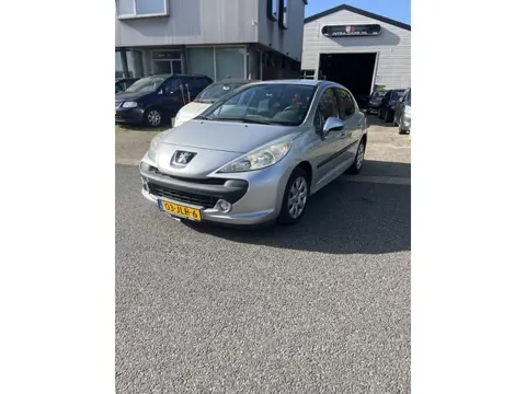 Peugeot 207 1.6 VTi Sublime 5 Deurs,Clima. Keurig nette en goed rijdende 207 Inclusief nieuwe Apk bi