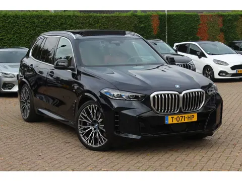 BMW X5 xDrive50e Launch Edition / Trekhaak / Panoramadak / 360Camera / Head-up / Stoelmassage / Soft