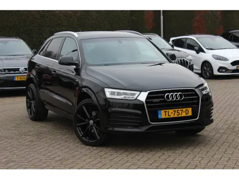 Audi Q3 2.0 TFSI quattro Design Pro Line Plus / Leder&Alcantara / Parkeerhulp V+A / Keyless / 20'' /