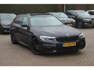 BMW 5 Serie Touring 540i xDrive High Exe. M Sport / Trekhaak / Panoramadak / 360Camera / Head-up / L