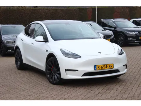 Tesla Model Y Performance AWD 75 kWh / Trekhaak / Autopilot / Panoramadak / Camera / 21'' / Keyless 