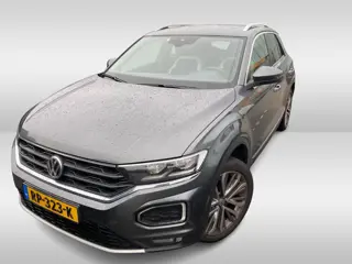 Volkswagen T-Roc 1.5 TSI Sport / Trekhaak / Virtual Cockpit / Navigatie / 17'' / Parkeerhulp V+A / C