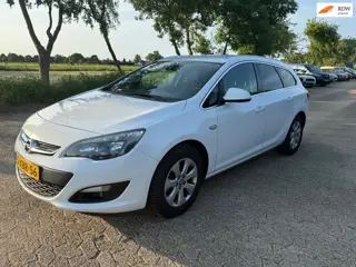 Opel Astra Sports Tourer 1.4 Business + Airco/Scherm Navigatie
