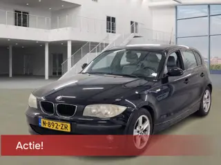 BMW 1-serie 118i *ACTIE TOT €500 KORTING* 5D AUTOMAAT LEDER AIRCO 2E EIGENAAR VELGEN NW APK CRUISECO
