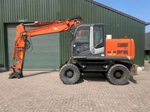 Hitachi ZX 140 W-3 mobiele kraan (bj 2011)