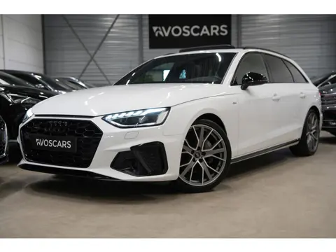 Audi A4 Avant 40 TFSI quattro S edition * Pano - Trekhaak - Virtual - ACC - Blind Spot - Matrix - Ca