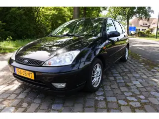 Ford Focus 2.0-16V Ghia 5 drs automaat 153 dkm apk 6-2-2027