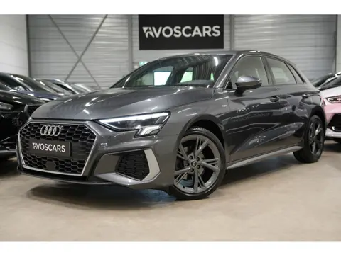 Audi A3 Sportback 35 TFSI S edition * ACC - Lane - Kuipstoelen - App - 18" - LED *