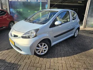 Toyota Aygo 1.0-12V + | AUTOMAAT | 2E EIGENAAR | 12MND GARANTIE | ELEC PAKKET | LMV |