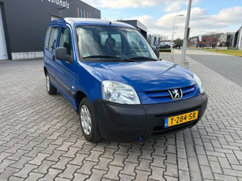 PEUGEOT PARTNER 1.4 COMBISPACE MEENEEMPRIJS 