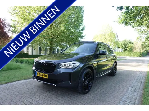 BMW iX3 High Executive 80 kWh | Trekhaak | Autopilot | ACC | Pano | Camera | CarPlay |