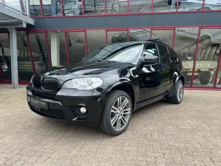 BMW X5 xDrive50i High Executive | 1e eigenaar | Full option | Soft Close | M-Sport | Dealer onderhou