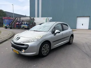 Peugeot 207 1.4 VTi X-line 5-Deurs 96 PK. Zuinige en fijn rijdende auto !!!