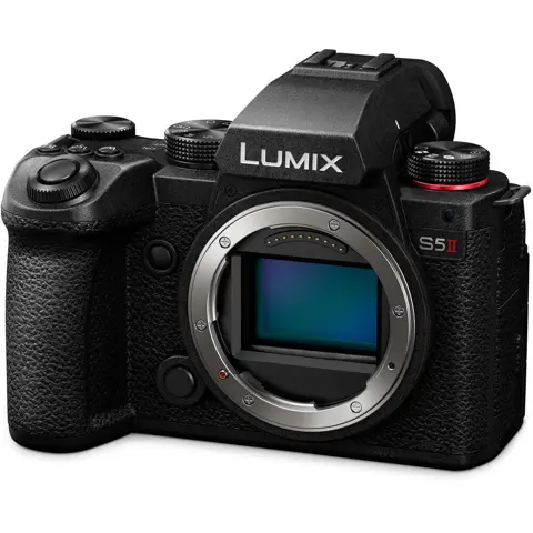 Panasonic Lumix DC-S5II + 18mm f/1.8