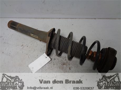 Audi A3 1.6 FSi 2003-2008 Veerpoot voorzijde
