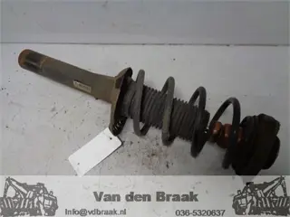 Audi A3 1.6 FSi 2003-2008 Veerpoot voorzijde
