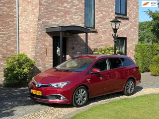 Toyota Auris Touring Sports 1.8 Hybrid Executive Xenon Navi 1/2 leder