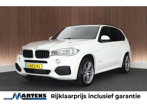 BMW X5 xDrive30d 259pk High Executive M-Sport Panoramadak Trekhaak Leder Memory Camera Keyless Navig