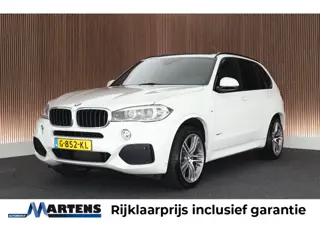 BMW X5 xDrive30d 259pk High Executive M-Sport Panoramadak Trekhaak Leder Memory Camera Keyless Navig