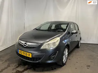 Opel Corsa 1.2-16V Cosmo - Koppakking Defect - Schade