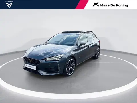 CUPRA Leon 1.4e-Hybrid 180kW/245PK VZ DSG · Panoramadak · Camera · Dodehoeksensor · Navigatie · Appl