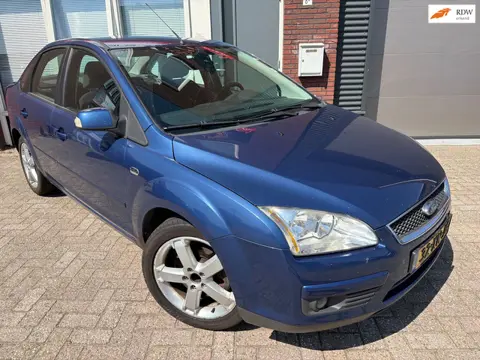 Ford Focus 2.0-16V Ghia / Airco / PDC / LM / NAP