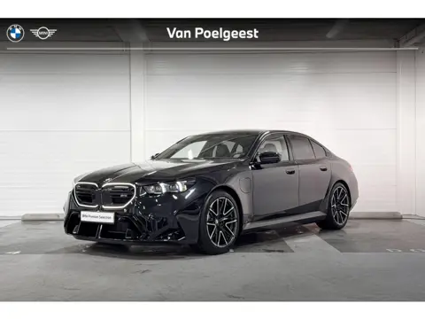 BMW M5 Sedan M-Drivers Pack | Comfort Pack | Driving Assistant Professional | Parking Assistant Prof