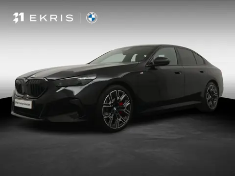 BMW 5-serie 550e xDrive | M Sport Pro | Glazen Panoramadak | Adaptief Onderstel Professional | Stoel