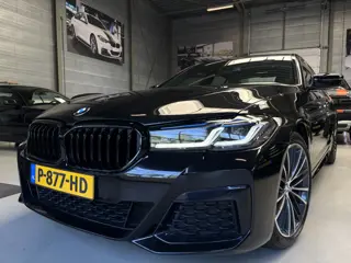 BMW 5 Serie 520i Edition Plus M pakket, Schuifdak, 19inch Sfeerverlichting